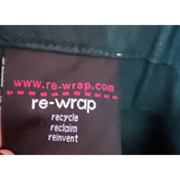 Daunt Books London Canvas Tote Green and Cream - Picture 4 of 7